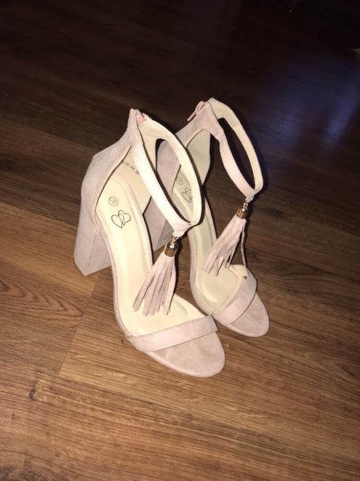 Buty na obcasie, szpilki