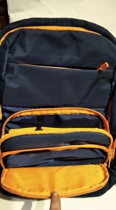 Шкільний рюкзак, дуже легкий, зручний, має багато відділень. 300грн.