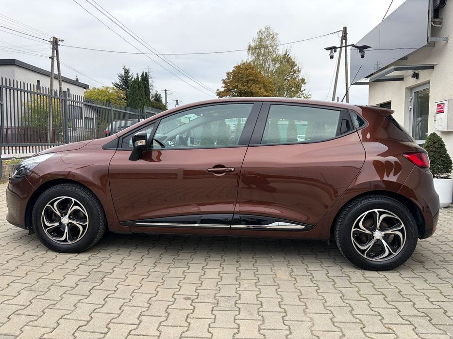 Renault Clio Salon Polska , Bezwypadkowy