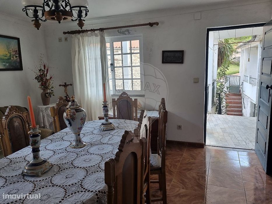 Moradia T4 para venda