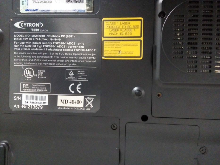 Portatil antigo com  Athlon-XP M 2200+