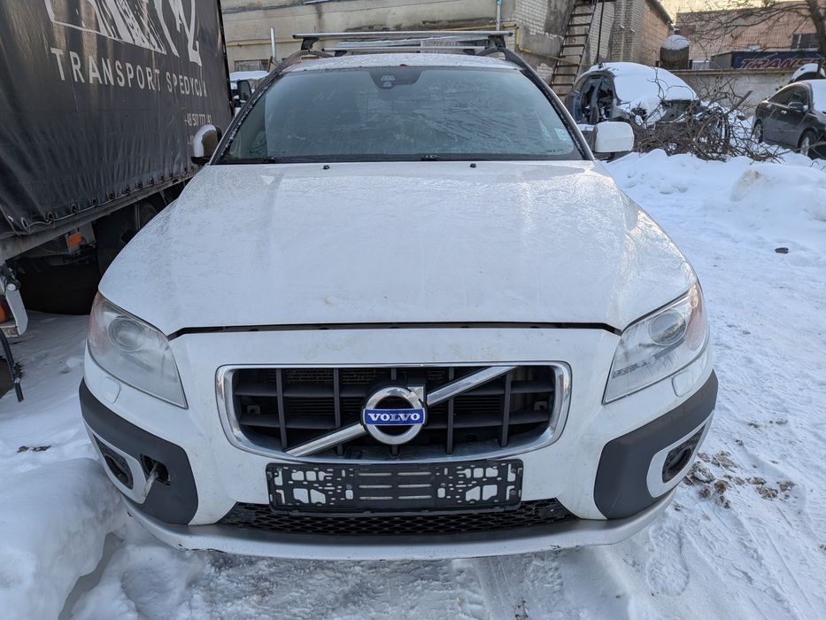 Бампера передні задні на Volvo XC70 V70 P3 V50 S40 S80 V60 S60