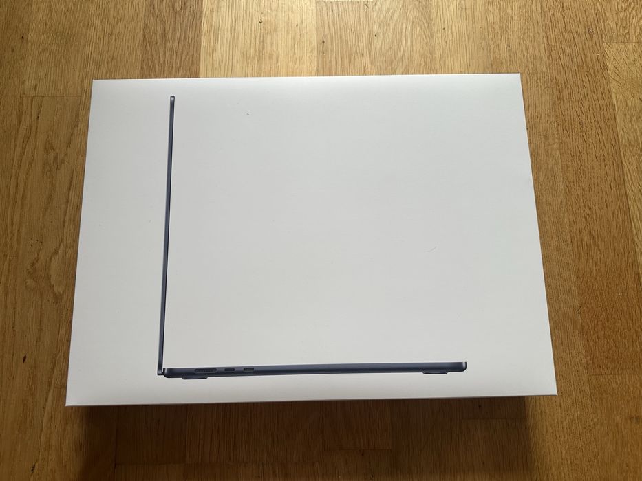Новий MacBook Air 15" M4 (16GB / 256GB) – В упаковці!
