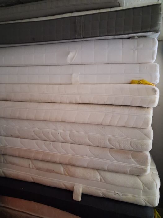 Materac 90x200. 7 sztuk.