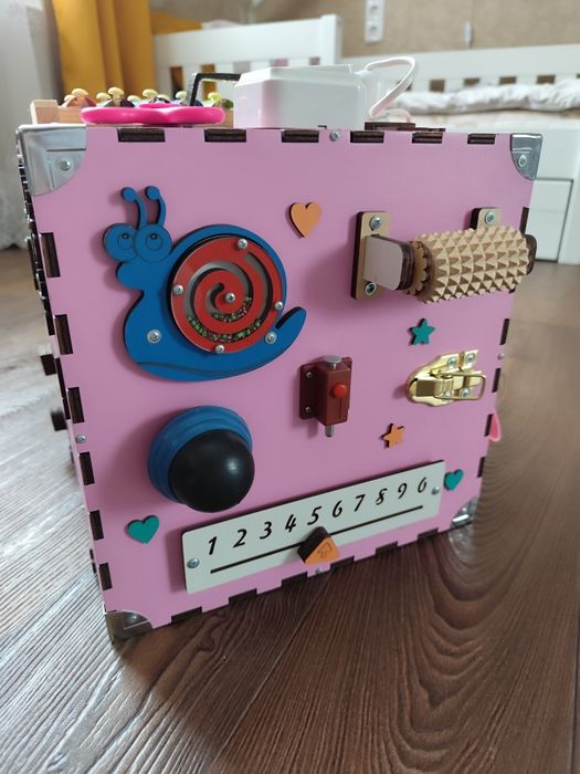 Бізікуб дерев’яний 30×30×30 см, розвиваюча іграшка, ідеальний стан