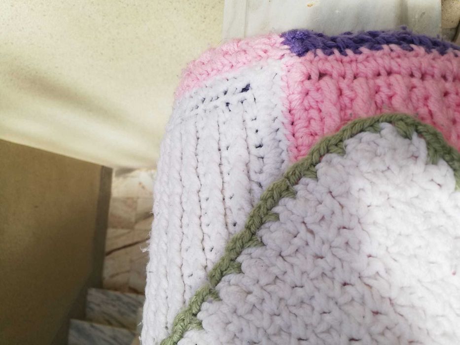 Colcha/ manta de casal  feita a mão