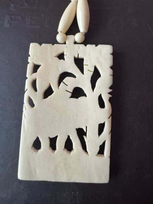 кулон  из кости. Винтаж