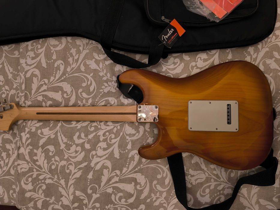 Guitarra elétrica Fender American performer (Stratocaster/made in USA)