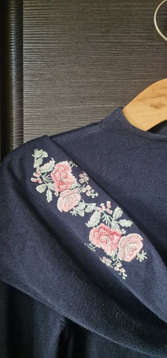 Orsay sukienka dzianinowa kwiaty