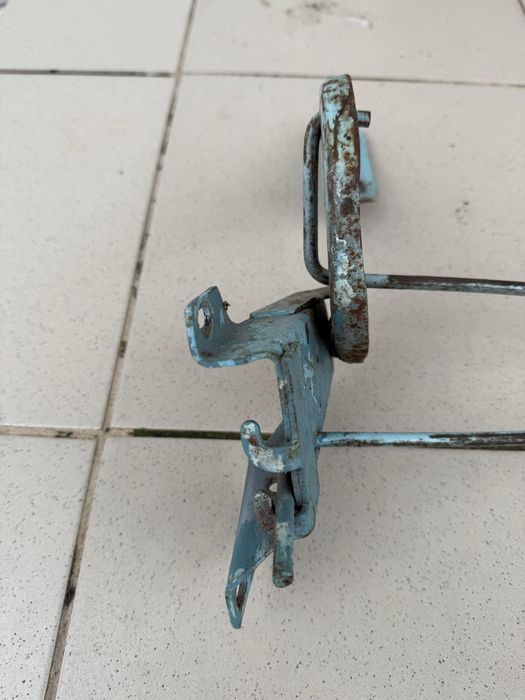 Навесы, петли, механізм підйому кришки багажника москвич 412, иж 412.