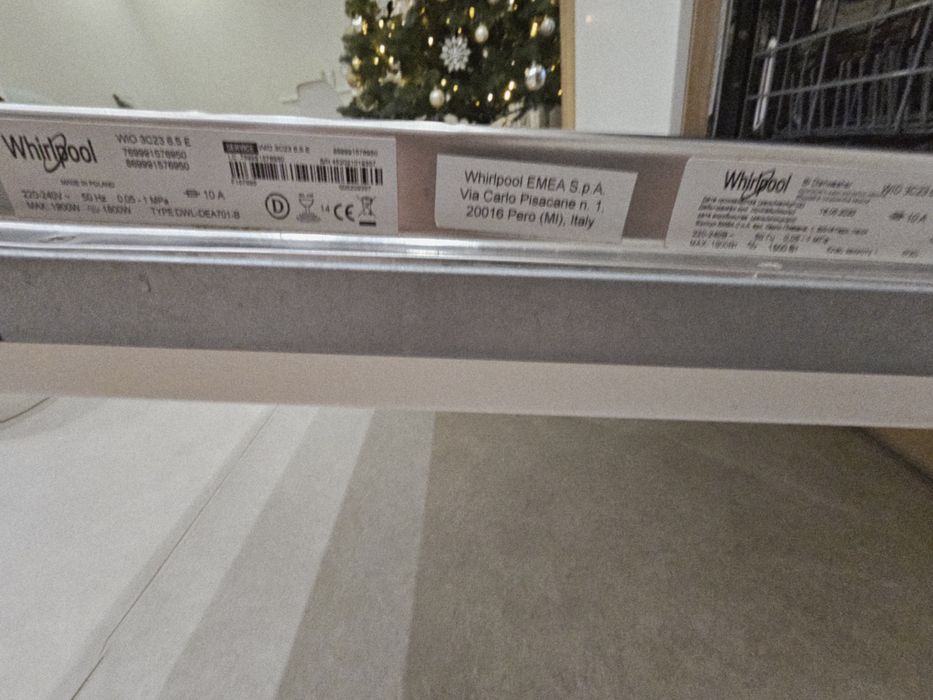 Посудомийна машина WHIRLPOOL