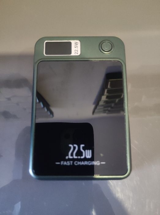 Powerbank carregamento por indução e cabo
