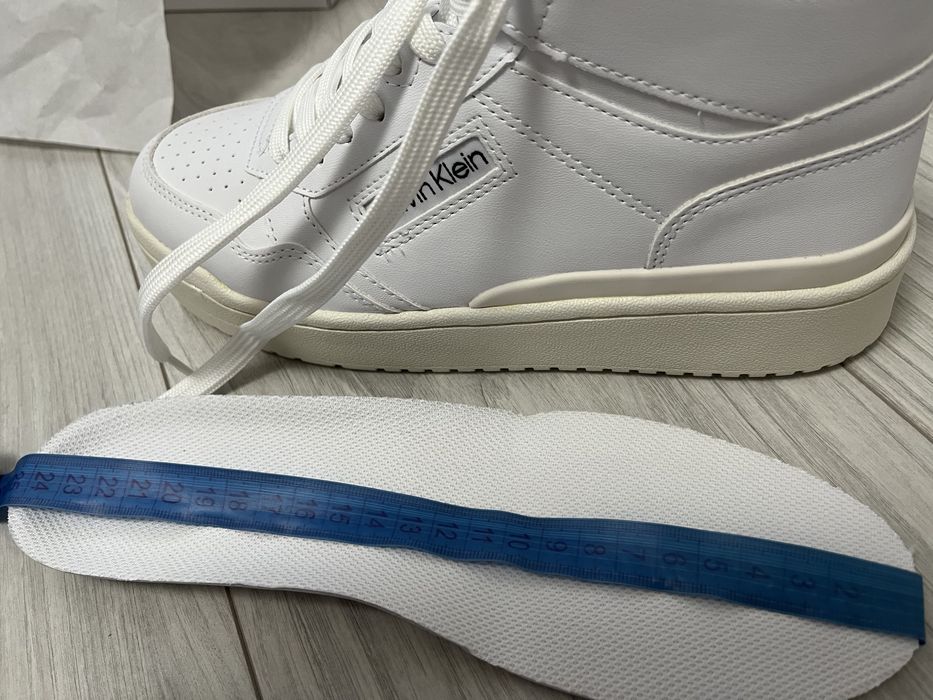 Calvin Klein білі кросівки 38, US 7,5 хайтопи
