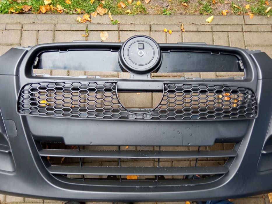 FIAT DOBLO II 2010 - zderzak przedni nowy idealny