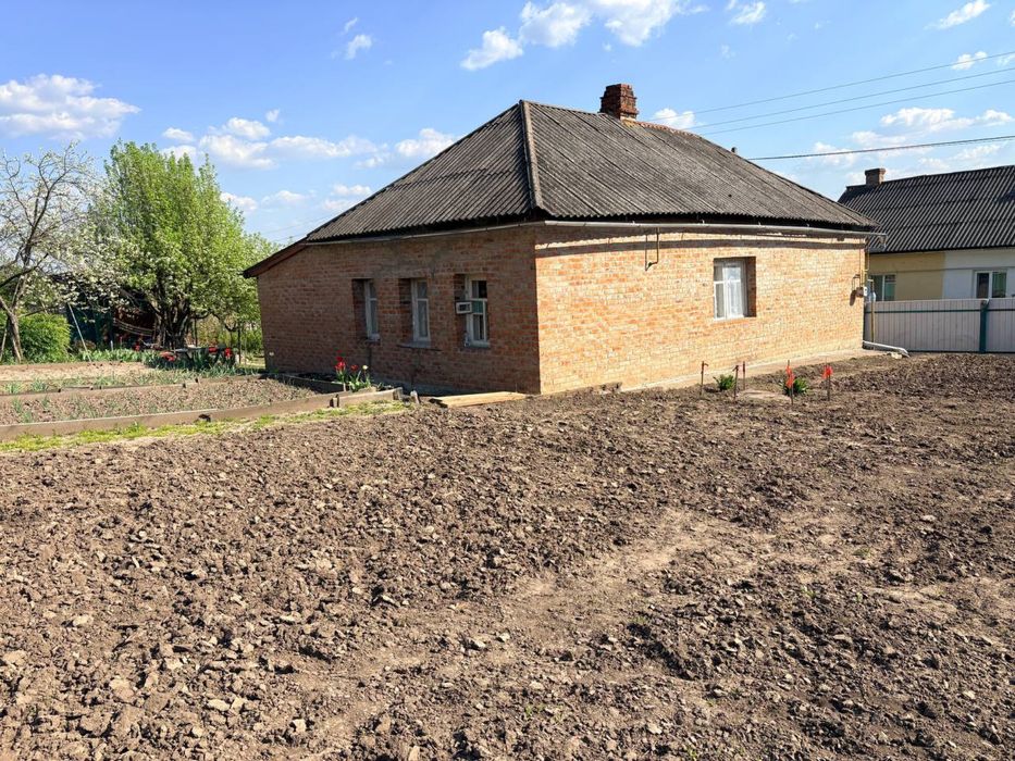 Продам будинок вул. Базарна