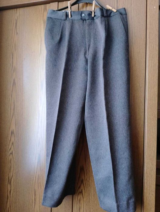 Мужские брюки серо-коричневатого цвета