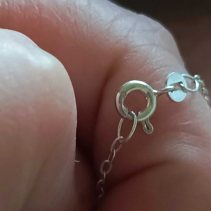 Srebrna zawieszka i łancuszek