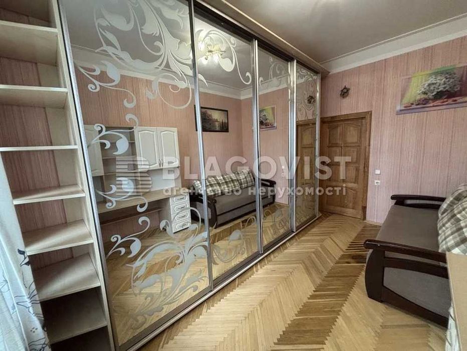 Продаж квартири Героїв Оборони, 3 Виставковий центр