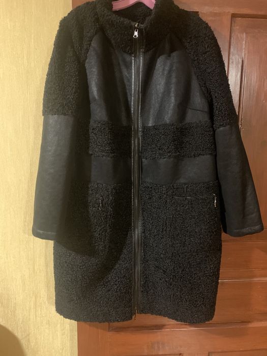 Жіноче стильне двосторонне пальто з штучного каракуля. Італія. Xl
