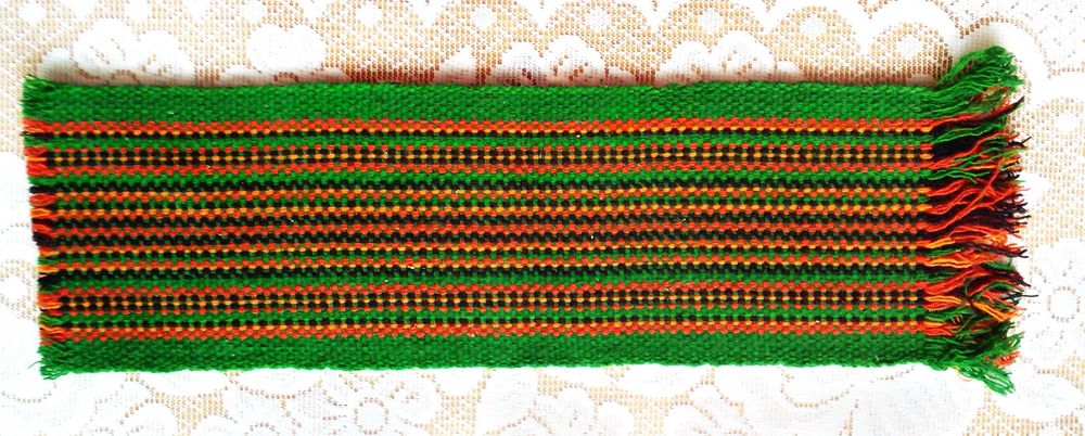 Krajka (pasamon) wełniana tkana ok. 30 cm