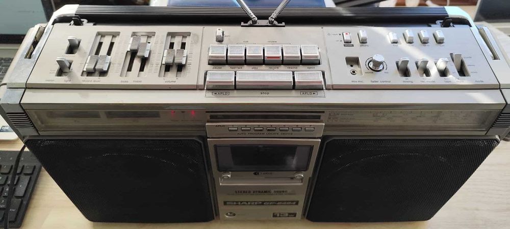 Ghettoblaster Sharp GF 9494
