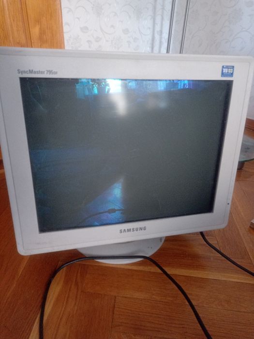 Монитр Samsung SyncMaster 795DF