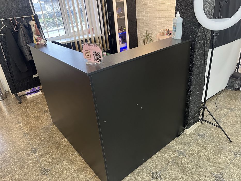 Рецепшн стійка адміністратора