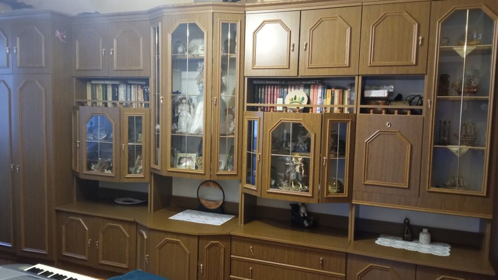 Стінка велика в вітальню