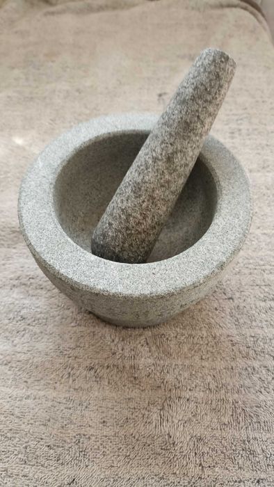 Almofariz antigo em granito