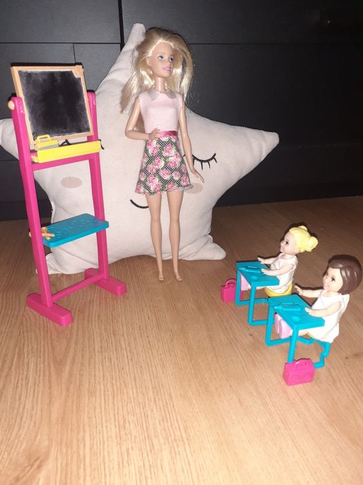 BARBIE Teacher with Accessories