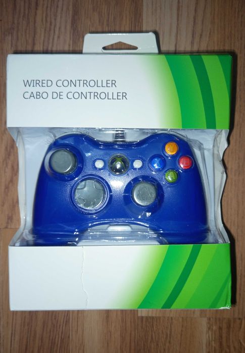 O controlador de jogo com fio Xbox 360 Azul