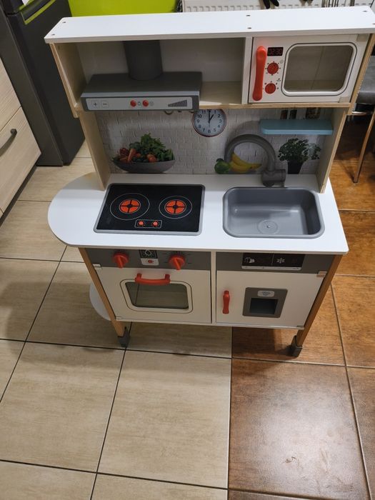 Kuchnia dziecięca z Lidla Playtive+ Pufka