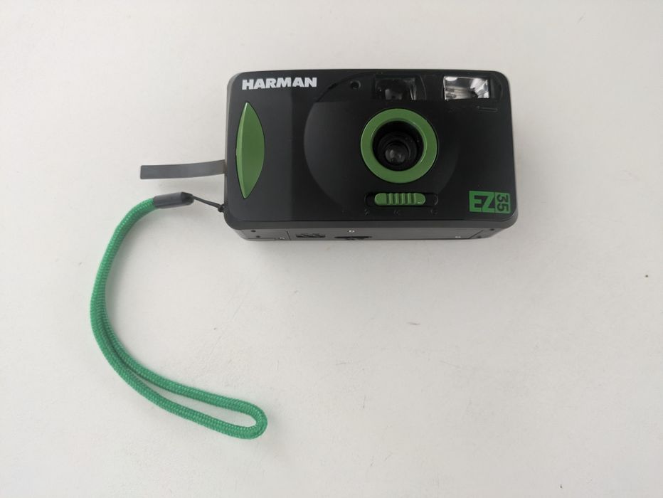 Máquina fotográfica analógica Harman EZ-35