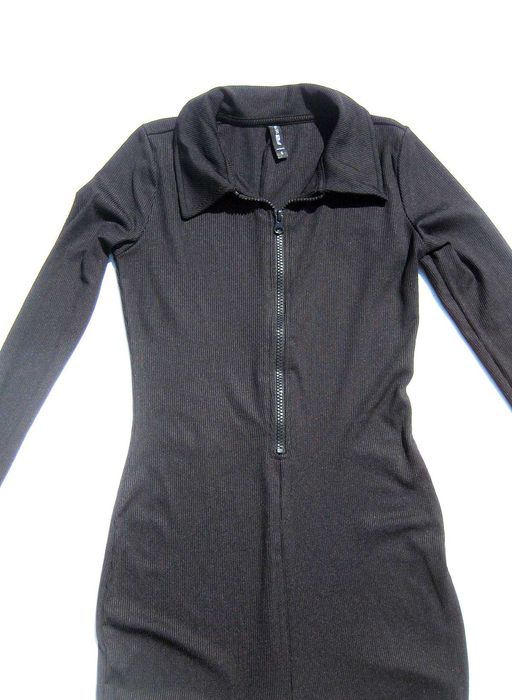 Чёрный длинный облегающий комбинезон в рубчик на молнии FB Sister S