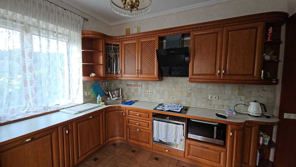 Новий сучасний, котедж в селі  – з усім заходь та живи. Є відеоогляд