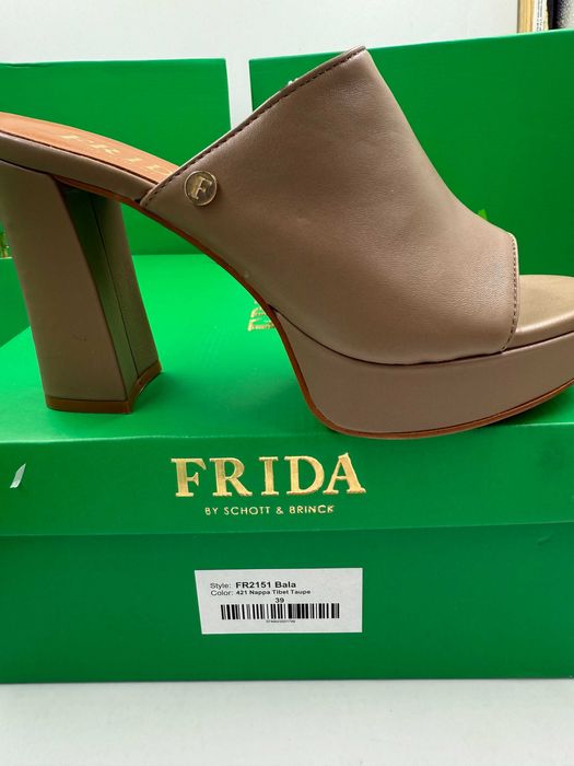 FRIDA Bala  Klapki skórzane na obcasie  beżowe  R.39  FR54R