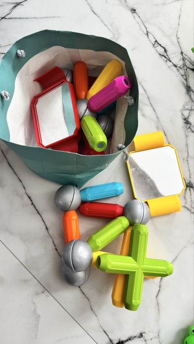 Іграшки дитячі та конструктори магнітні -6 шт