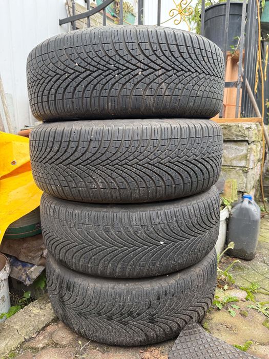 Opony wielosezonowe z felgami AUDI 205/55R16 2022