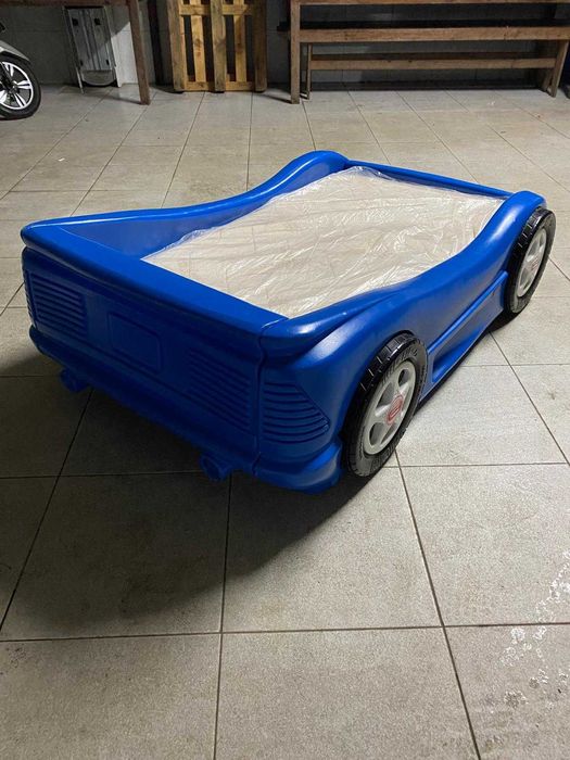 Cama de criança carro de corrida Little Tiks