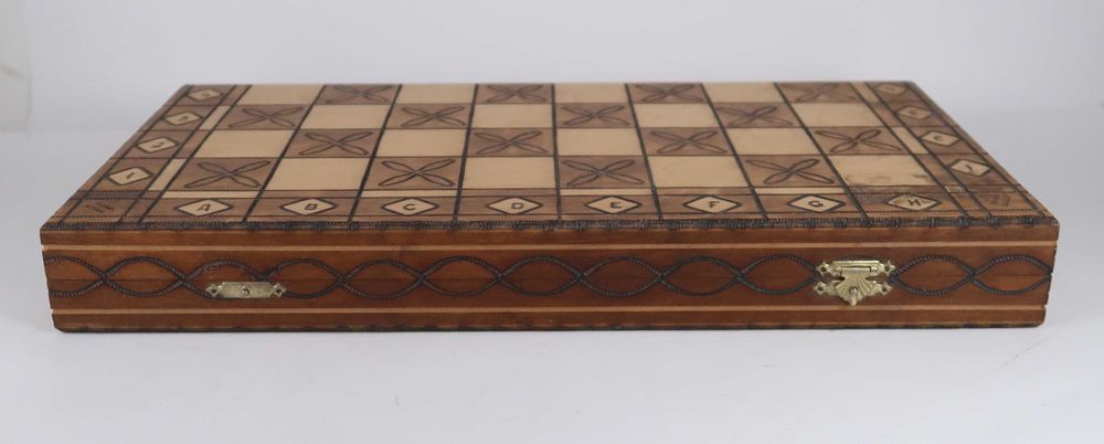 Jogo de xadrez artesanal em madeira - 41 cm