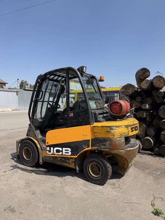 JCB TLT 30g (2105р, газовий).