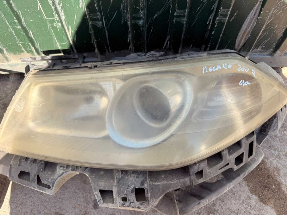 farol  esq /dt renault megane 2007
