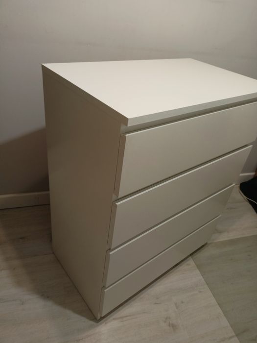 Biała komoda IKEA