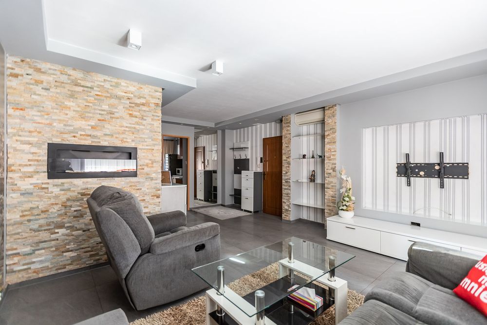 Komfortowe mieszkanie 2 pok. klimatyzacja, rolety suszarka bio kominek