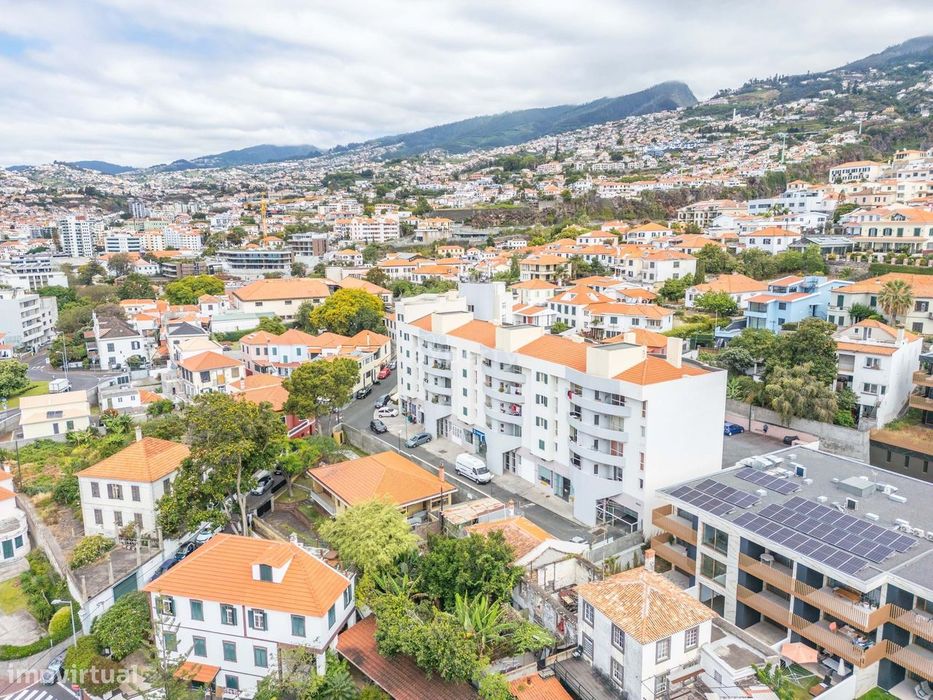 T2 com Vista Porto do Funchal no Último Piso | Conde de Carvalhal, Mad