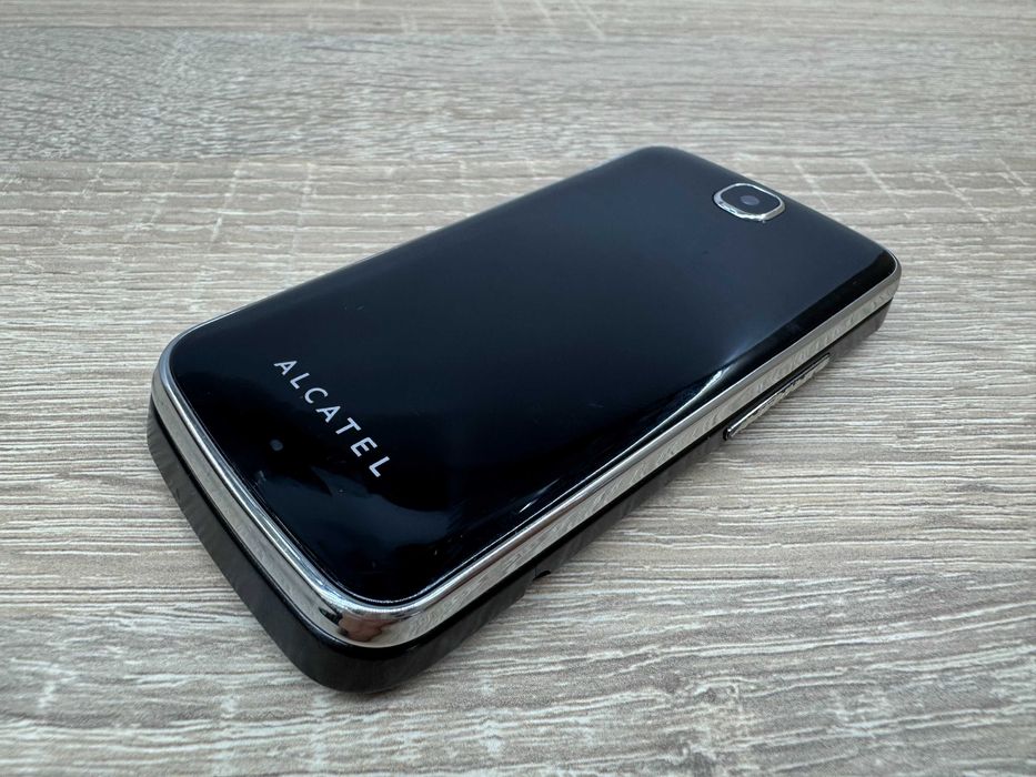 Telefon komórkowy Alcatel 2010 64 MB / 128 MB 2G czarny