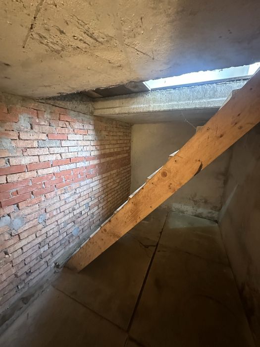 Продам гараж з підвалом у гаражному кооперативі N22 (вул. Довженка 13)