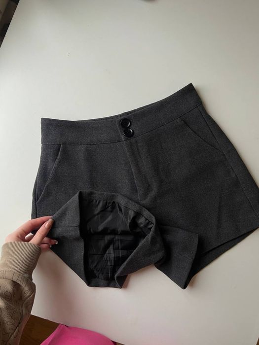 Класичні жіночі шорти