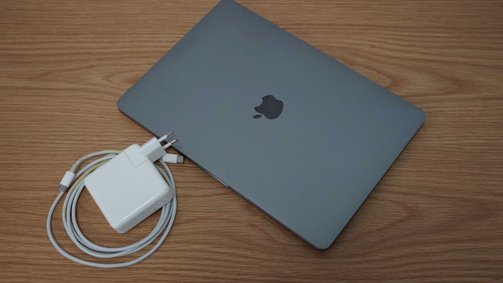 MacBook Pro 13’’ 2017 | 128GB  | 8GB RAM | Dual-Core Intel Core i5