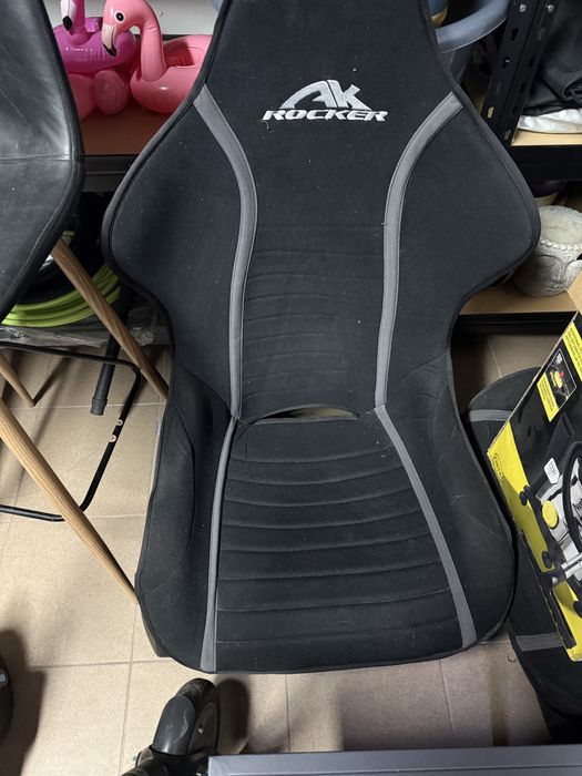 Fotel gamingowy X-Rocker „na biegunach”